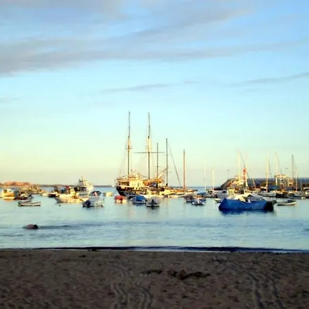 Anna Beautiful In The First Oceanline In Cristianos. Apartamento